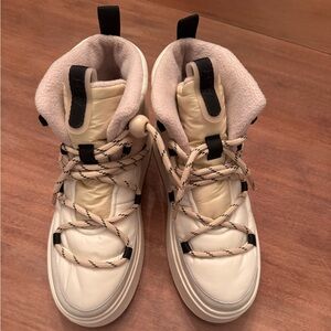 Ash Montana Suede Platform Bootie Winter Boots Size 9